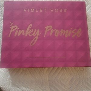 Vilot Voss Eye Pinky Promis eyeshadow pallette